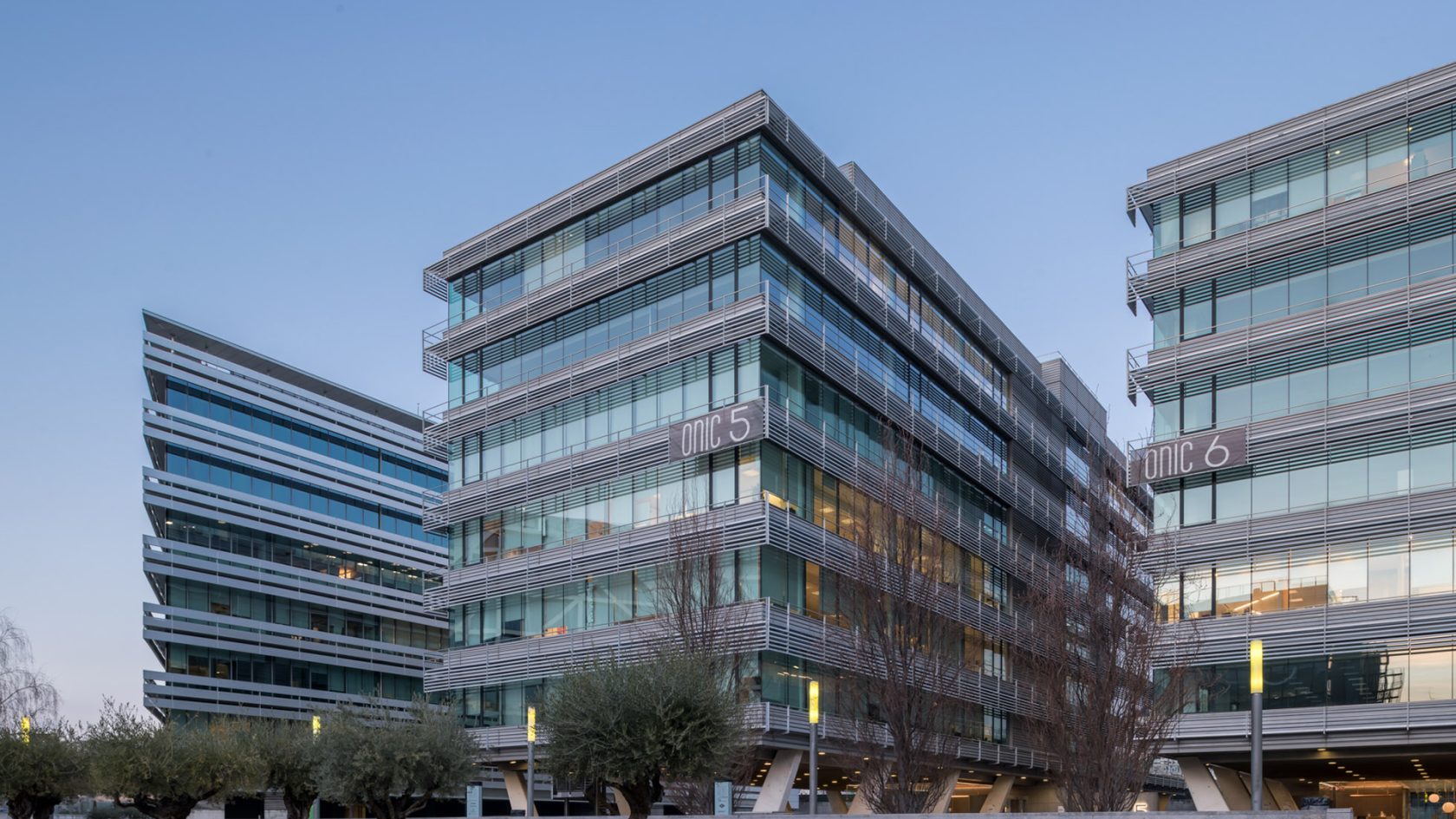 edificio de oficinas rovensa en madrid